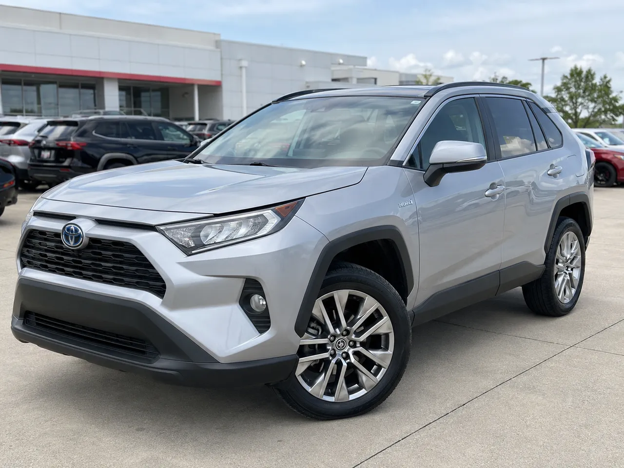 2021 Toyota RAV4 XLE AWD - Photo 1